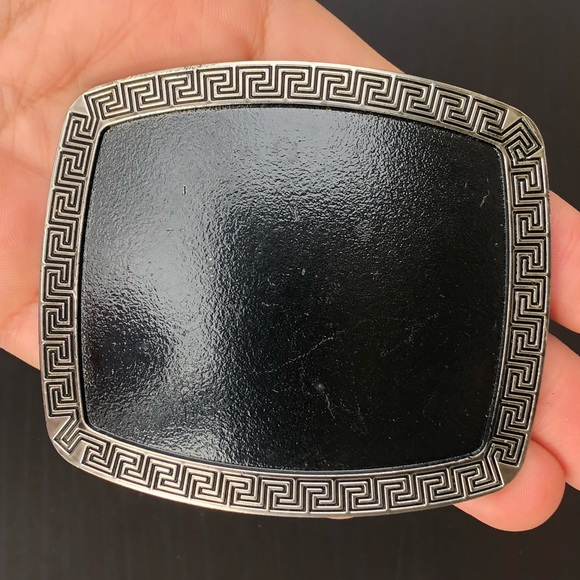 plain black belt buckle